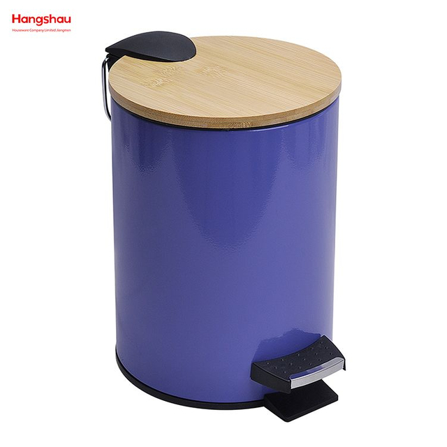Bote de basura para baño de 5L Bote de basura de estilo moderno de metal Bote de basura Tapa de bambú Recubrimiento en polvo Contenedor de basura con pedal para el hogar Contenedores de polvo de bambú para bote de basura interior 