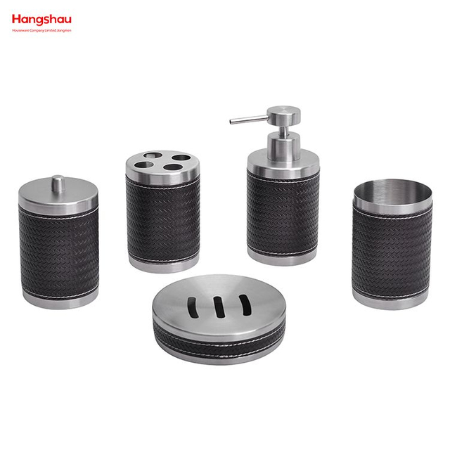 Accesorios de baño Juego de decoración de cuero artificial de lujo Acero inoxidable Dispensador de botella de loción para baño completo Bomba de espuma Botella de jabón Cuero sintético 