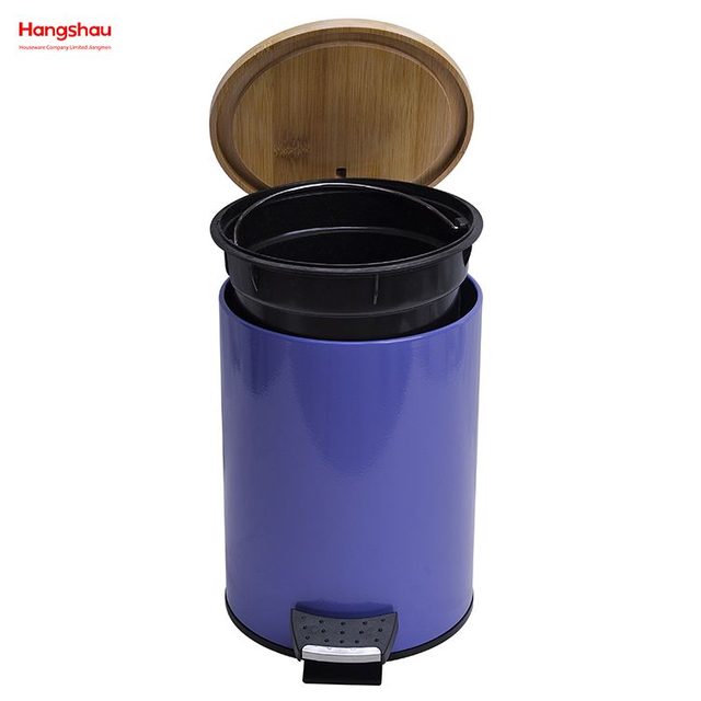 Bote de basura para baño de 5L Bote de basura de estilo moderno de metal Bote de basura Tapa de bambú Recubrimiento en polvo Contenedor de basura con pedal para el hogar Contenedores de polvo de bambú para bote de basura interior 